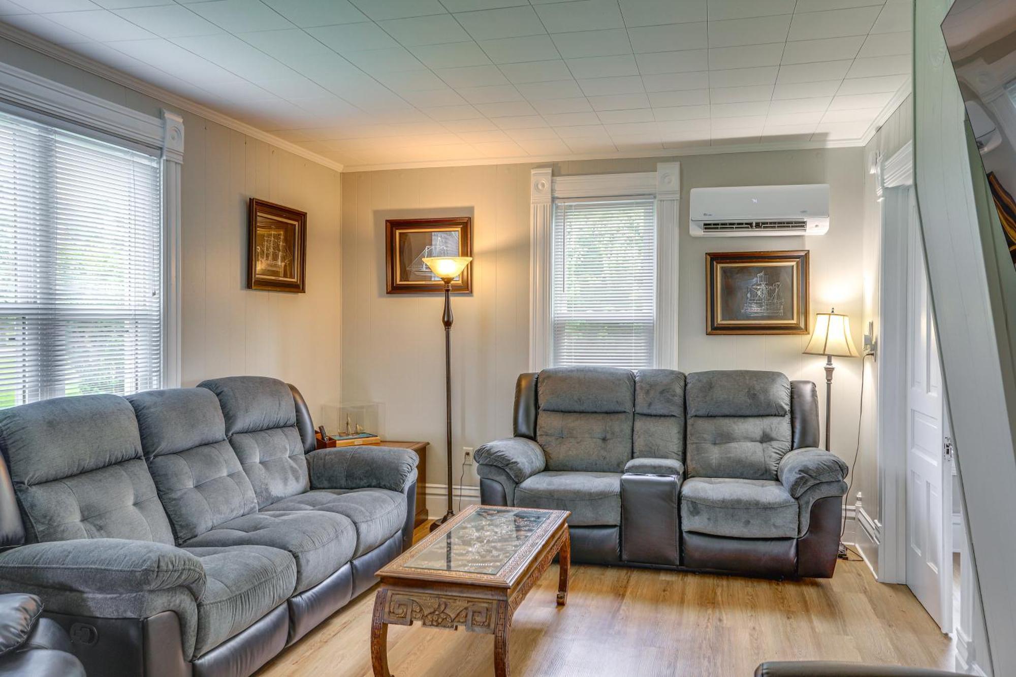 Welcoming Port Clinton Vacation Rental! Exterior photo